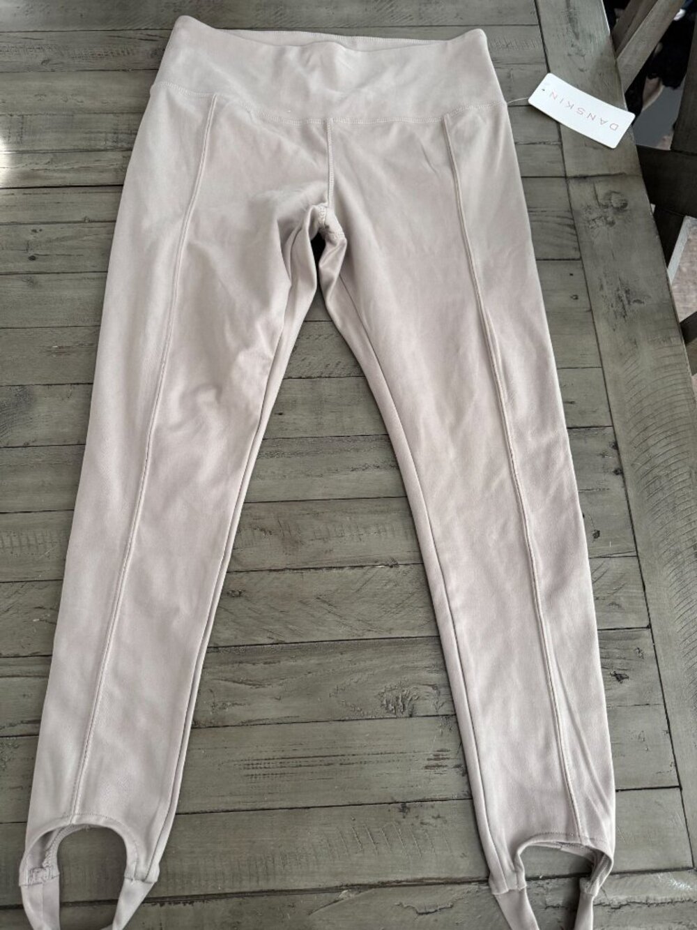 NWT Danskin Stirrup Leggings Atmosphere Size Large
